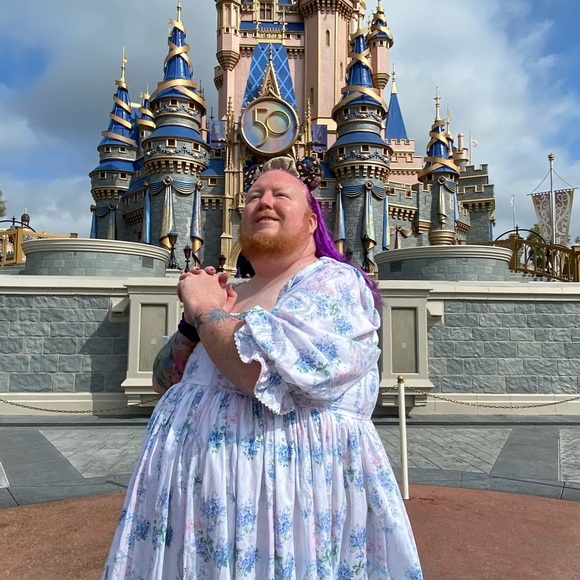 Meet Your Posher, Adam - Picture 15 of 16